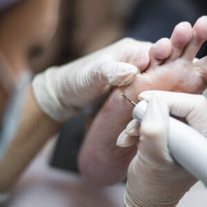 NAPREDNI TEČAJ PEDIKURE Z UPORABO STROJČKA